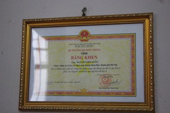 Người đàn ông thầm lặng gửi 18.000 lá thư báo mộ liệt sĩ - Ảnh 4. Người đàn ông thầm lặng gửi 18.000 lá thư báo mộ liệt sĩ - Ảnh 4.