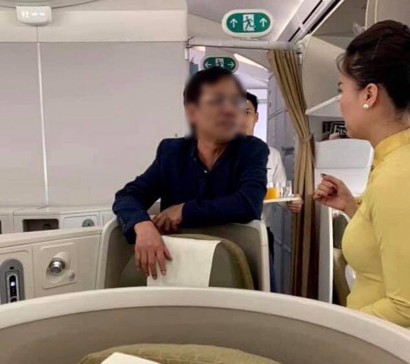 Khách say rượu, sờ soạng phụ nữ bị yêu cầu xuống máy bay lập tức - Ảnh 1. Khách say rượu, sờ soạng phụ nữ bị yêu cầu xuống máy bay lập tức - Ảnh 1.