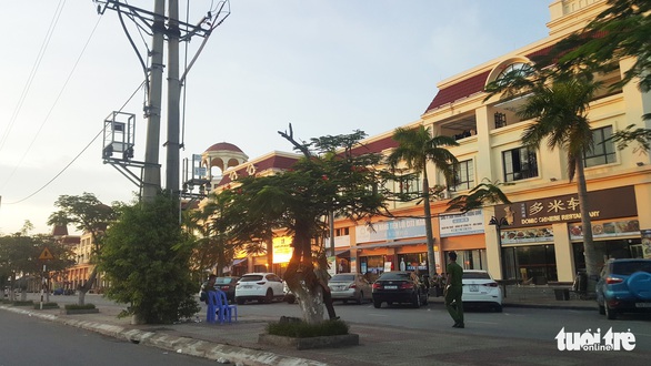 Công an tiếp tục bao vây sào huyệt đánh bạc quốc tế tại Hải Phòng - Ảnh 2. Công an tiếp tục bao vây sào huyệt đánh bạc quốc tế tại Hải Phòng - Ảnh 2.