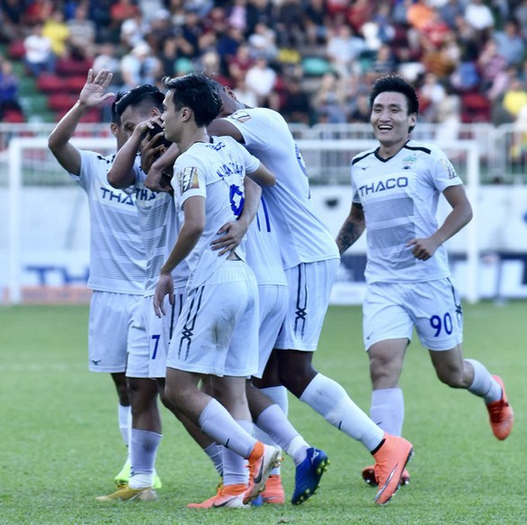 Vòng 18 V-League 2019: Bi hài kịch trên sân Thanh Hóa - Ảnh 1. Vòng 18 V-League 2019: Bi hài kịch trên sân Thanh Hóa - Ảnh 1.