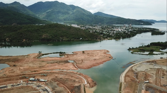 San lấp hơn 500m bờ sông, chủ đầu tư Golden Hills bị phạt 40 triệu đồng - Ảnh 2. San lấp hơn 500m bờ sông, chủ đầu tư Golden Hills bị phạt 40 triệu đồng - Ảnh 2.