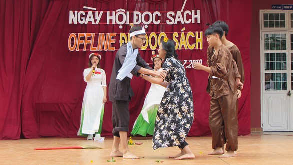 Offline để đọc sách - Ảnh 1. Offline để đọc sách - Ảnh 1.