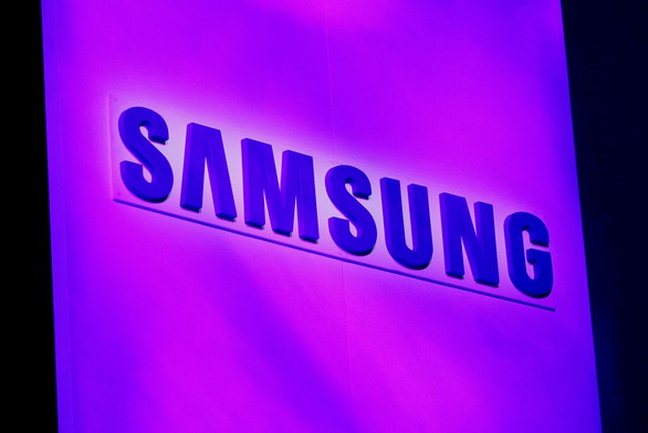 Samsung giảm một nửa lợi nhuận vì thương chiến Nhật - Hàn - Ảnh 1. Samsung giảm một nửa lợi nhuận vì thương chiến Nhật - Hàn - Ảnh 1.