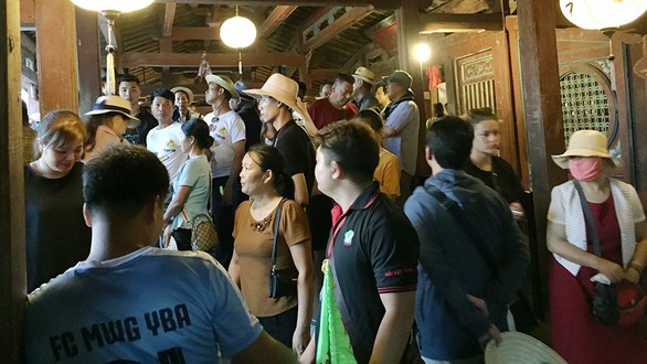 Chùa Cầu được giải cứu - Ảnh 2. Chùa Cầu được giải cứu - Ảnh 2.