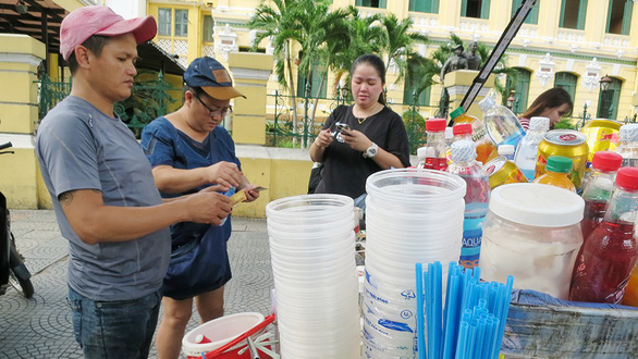 Việt Nam sẽ cấm đồ nhựa dùng 1 lần - Ảnh 2.