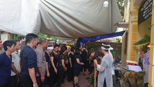 Tài xế taxi tông nữ công nhân vệ sinh rồi chạy mất, bỏ mặc nạn nhân chết bên đường? - Ảnh 3. Tài xế taxi tông nữ công nhân vệ sinh rồi chạy mất, bỏ mặc nạn nhân chết bên đường? - Ảnh 3.