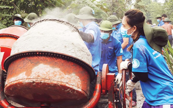 Mùa gieo những hạt mầm tình nguyện - Ảnh 1. Mùa gieo những hạt mầm tình nguyện - Ảnh 1.