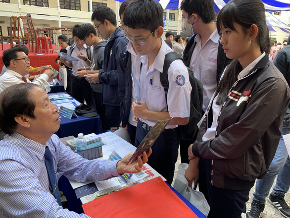 Trường đại học đầu tiên công bố điểm chuẩn trúng tuyển dự kiến - Ảnh 1. Trường đại học đầu tiên công bố điểm chuẩn trúng tuyển dự kiến - Ảnh 1.
