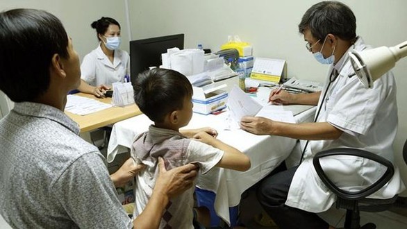 5 nguyên tắc khi đưa con đi khám bệnh - Ảnh 1. 5 nguyên tắc khi đưa con đi khám bệnh - Ảnh 1.