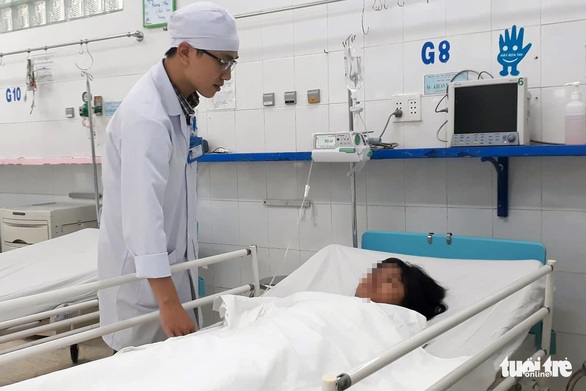 Cắt bỏ khối u nang buồng trứng hơn 3,5kg cho bé gái 14 tuổi - Ảnh 1. Cắt bỏ khối u nang buồng trứng hơn 3,5kg cho bé gái 14 tuổi - Ảnh 1.