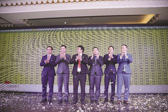 Chen chân chọn sản phẩm Hana Garden Mall - Ảnh 7. Chen chân chọn sản phẩm Hana Garden Mall - Ảnh 7.
