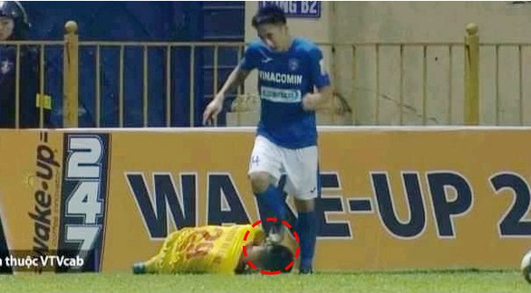 Sai sót trọng tài ở vòng 20 V-League 2019: Trả lời sao đây? - Ảnh 1. Sai sót trọng tài ở vòng 20 V-League 2019: Trả lời sao đây? - Ảnh 1.