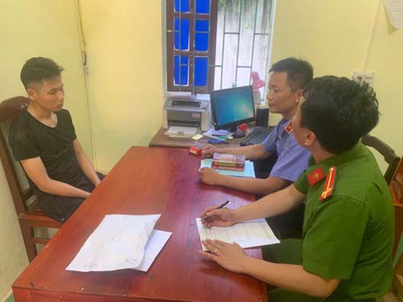 Bắt nghi phạm tàng trữ hơn 20.000 viên hồng phiến và 700g ma túy đá - Ảnh 2. Bắt nghi phạm tàng trữ hơn 20.000 viên hồng phiến và 700g ma túy đá - Ảnh 2.