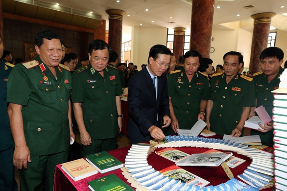 Hình ảnh ‘Bộ đội Cụ Hồ’ là biểu tượng cao đẹp, độc đáo riêng của quân đội Việt Nam - Ảnh 2. Hình ảnh ‘Bộ đội Cụ Hồ’ là biểu tượng cao đẹp, độc đáo riêng của quân đội Việt Nam - Ảnh 2.