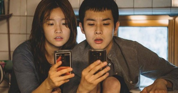 Ngoài Parasite, Bong Joon Ho còn nhiều phim không thể bỏ qua khác - Ảnh 1. Ngoài Parasite, Bong Joon Ho còn nhiều phim không thể bỏ qua khác - Ảnh 1.