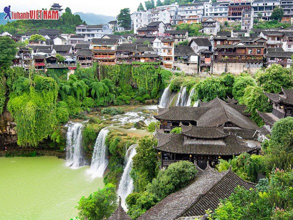 Tour Phượng Hoàng cổ trấn ngày vàng giá sốc chỉ 11,9 triệu đồng - Ảnh 5. Tour Phượng Hoàng cổ trấn ngày vàng giá sốc chỉ 11,9 triệu đồng - Ảnh 5.