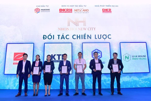 “Bùng nổ” tại lễ ra quân dự án Nhơn Hội New City - Ảnh 2. “Bùng nổ” tại lễ ra quân dự án Nhơn Hội New City - Ảnh 2.