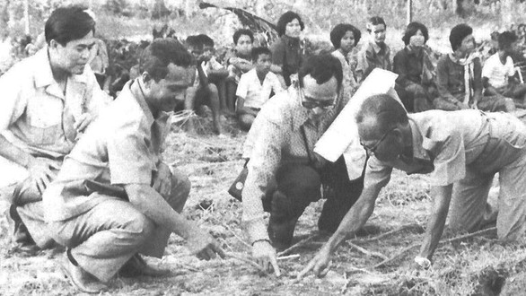 Nhìn lại hành trình thay trời làm mưa giúp nông dân của Nhà vua Thái - Ảnh 6. Nhìn lại hành trình thay trời làm mưa giúp nông dân của Nhà vua Thái - Ảnh 6.