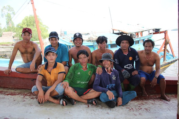 Ngư dân Việt Nam kể chuyện cứu 22 thuyền viên Philippines bị tàu Trung Quốc đâm - Ảnh 1. Ngư dân Việt Nam kể chuyện cứu 22 thuyền viên Philippines bị tàu Trung Quốc đâm - Ảnh 1.