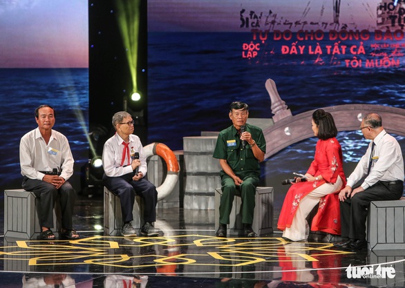 Thấy cô bác, bà con khó khăn nên mình giúp - Ảnh 2. Thấy cô bác, bà con khó khăn nên mình giúp - Ảnh 2.
