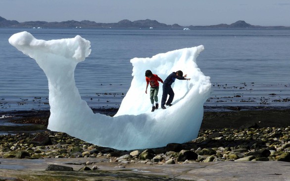 Vì sao ông Trump muốn có Greenland? - Ảnh 1. Vì sao ông Trump muốn có Greenland? - Ảnh 1.