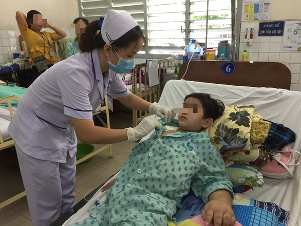 Đã tìm ra chứng bệnh của cô gái được rút 40 lít nước trong ổ bụng - Ảnh 1. Đã tìm ra chứng bệnh của cô gái được rút 40 lít nước trong ổ bụng - Ảnh 1.