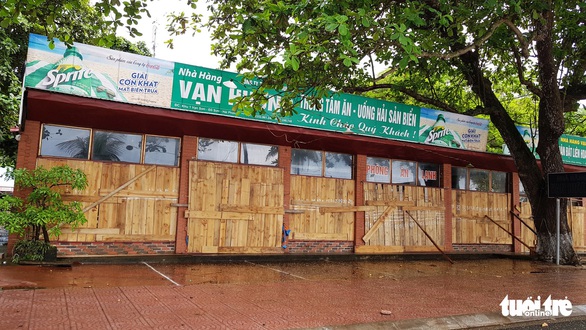 Hàng chục ngàn hộ dân đi trú ẩn trước khi bão số 3 đổ bộ - Ảnh 5. Hàng chục ngàn hộ dân đi trú ẩn trước khi bão số 3 đổ bộ - Ảnh 5.
