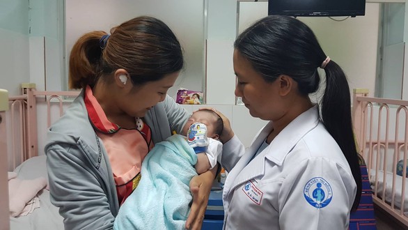 Êkip 20 người mổ tim cứu bé 3 ngày tuổi - Ảnh 1. Êkip 20 người mổ tim cứu bé 3 ngày tuổi - Ảnh 1.