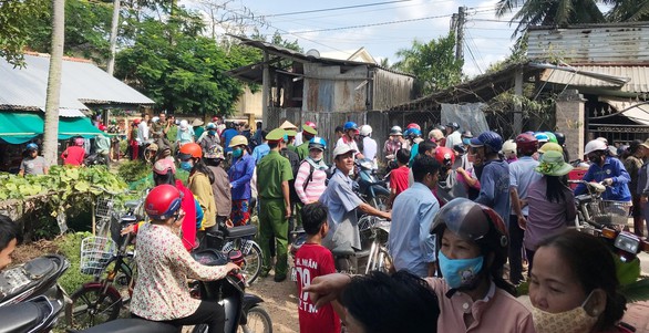 Lãnh án tử hình vì giết vợ và hàng xóm - Ảnh 2. Lãnh án tử hình vì giết vợ và hàng xóm - Ảnh 2.