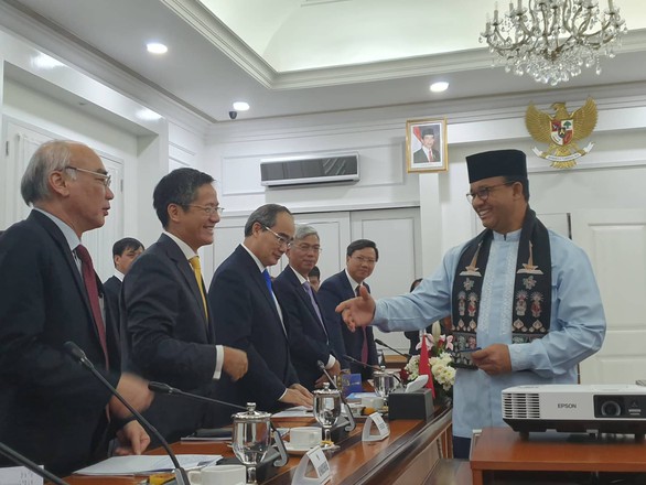Lãnh đạo TP.HCM đề xuất Indonesia cùng tổ chức diễn đàn phát triển đô thị bền vững - Ảnh 2. Lãnh đạo TP.HCM đề xuất Indonesia cùng tổ chức diễn đàn phát triển đô thị bền vững - Ảnh 2.