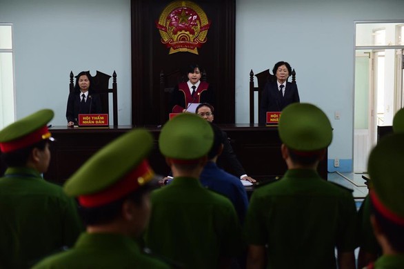 Tòa tuyên ông Nguyễn Hữu Linh 1 năm 6 tháng tù - Ảnh 3. Tòa tuyên ông Nguyễn Hữu Linh 1 năm 6 tháng tù - Ảnh 3.