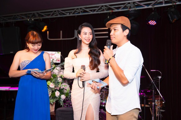 Mạnh Quỳnh tặng ca khúc cho Dương Huệ, ủng hộ cô theo nghiệp cầm ca - Ảnh 3. Mạnh Quỳnh tặng ca khúc cho Dương Huệ, ủng hộ cô theo nghiệp cầm ca - Ảnh 3.