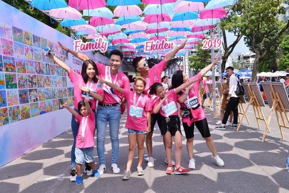 Family Ekiden 2019 - Chạy để kết nối và hạnh phúc - Ảnh 4. Family Ekiden 2019 - Chạy để kết nối và hạnh phúc - Ảnh 4.