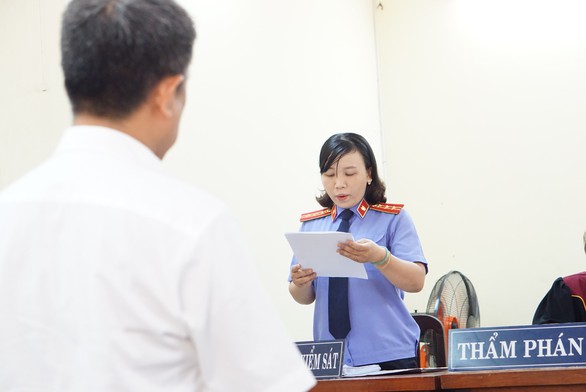 VKS đề nghị công nhận ông Lê Linh là tác giả duy nhất của Thần đồng đất Việt - Ảnh 1. VKS đề nghị công nhận ông Lê Linh là tác giả duy nhất của Thần đồng đất Việt - Ảnh 1.