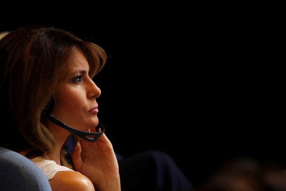 Tổng thống Trump nói nhầm bà Melania quen biết ông Kim Jong Un - Ảnh 1. Tổng thống Trump nói nhầm bà Melania quen biết ông Kim Jong Un - Ảnh 1.