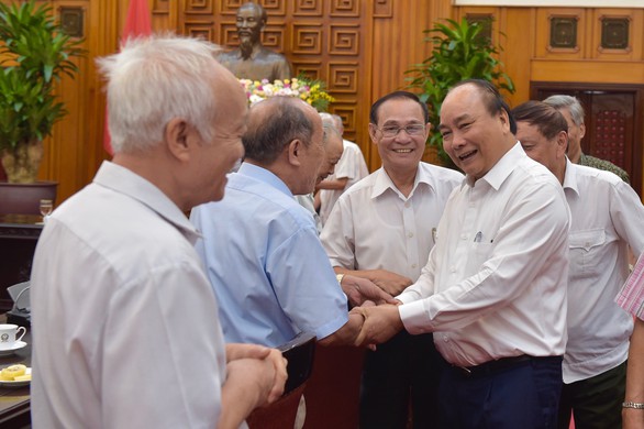 Thủ tướng gặp mặt các cán bộ từng trực tiếp phục vụ, bảo vệ Bác Hồ - Ảnh 1. Thủ tướng gặp mặt các cán bộ từng trực tiếp phục vụ, bảo vệ Bác Hồ - Ảnh 1.