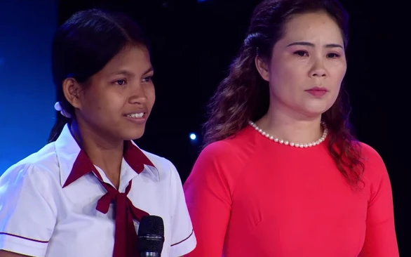 Khóc như mưa với người dân đi thi hát để giúp người khác - Ảnh 4. Khóc như mưa với người dân đi thi hát để giúp người khác - Ảnh 4.