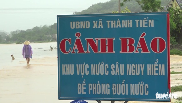 Nước lũ dâng cao đổ về làm ngập hơn 600ha hoa màu ở Thanh Hóa - Ảnh 5. Nước lũ dâng cao đổ về làm ngập hơn 600ha hoa màu ở Thanh Hóa - Ảnh 5.