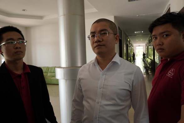 Chủ tịch địa ốc Alibaba đến đối chất với nhân viên tại nhà tạm giam - Ảnh 1. Chủ tịch địa ốc Alibaba đến đối chất với nhân viên tại nhà tạm giam - Ảnh 1.
