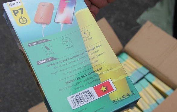 Nguyên 1 container phụ kiện điện thoại nhập từ Trung Quốc ghi Made in Việt Nam - Ảnh 3. Nguyên 1 container phụ kiện điện thoại nhập từ Trung Quốc ghi Made in Việt Nam - Ảnh 3.