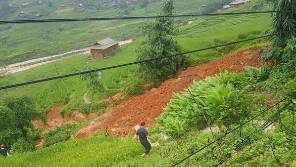 Sạt lở đất ở Sa Pa, một người bị vùi lấp chết - Ảnh 1. Sạt lở đất ở Sa Pa, một người bị vùi lấp chết - Ảnh 1.