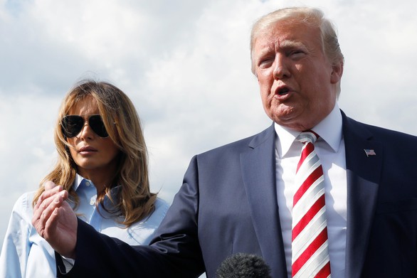 Ông Trump muốn thông qua luật kiểm tra lý lịch người mua súng - Ảnh 1. Ông Trump muốn thông qua luật kiểm tra lý lịch người mua súng - Ảnh 1.