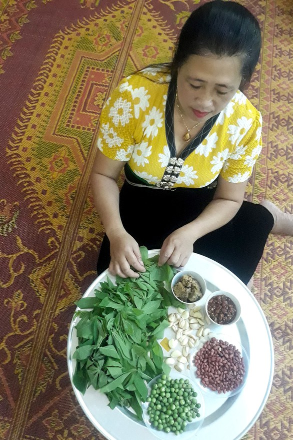 Rau sắn, cà dại trộn tương má thố nàu - cũng ăn được ư? - Ảnh 2. Rau sắn, cà dại trộn tương má thố nàu - cũng ăn được ư? - Ảnh 2.