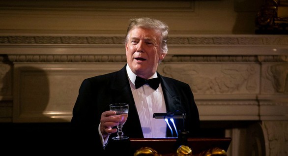 Ông Trump lại lên Twitter đòi Hàn Quốc trả thêm chi phí quốc phòng - Ảnh 1. Ông Trump lại lên Twitter đòi Hàn Quốc trả thêm chi phí quốc phòng - Ảnh 1.