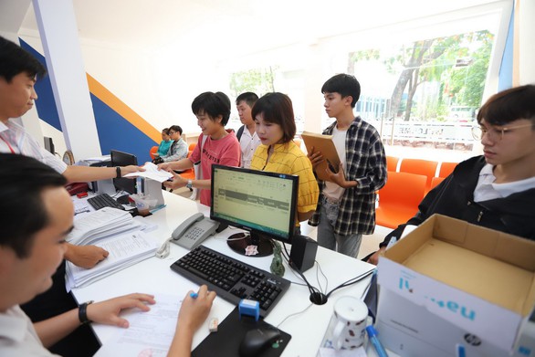Chiều nay 8-8 công bố điểm chuẩn đại học, mời xem trên Tuổi Trẻ Online - Ảnh 1. Chiều nay 8-8 công bố điểm chuẩn đại học, mời xem trên Tuổi Trẻ Online - Ảnh 1.
