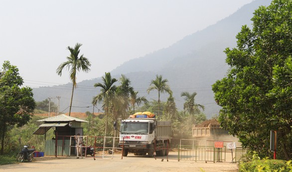 Đà Nẵng khôi phục đường bộ lên đỉnh Bà Nà - Ảnh 1. Đà Nẵng khôi phục đường bộ lên đỉnh Bà Nà - Ảnh 1.