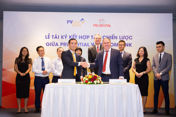 Prudential Việt Nam và PVcomBank tái ký hợp tác độc quyền - Ảnh 1. Prudential Việt Nam và PVcomBank tái ký hợp tác độc quyền - Ảnh 1.