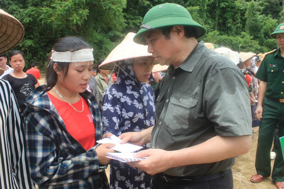 Ông Phạm Minh Chính: Sớm tái định cư cho bà con Xa Ná mất nhà do lũ - Ảnh 3. Ông Phạm Minh Chính: Sớm tái định cư cho bà con Xa Ná mất nhà do lũ - Ảnh 3.