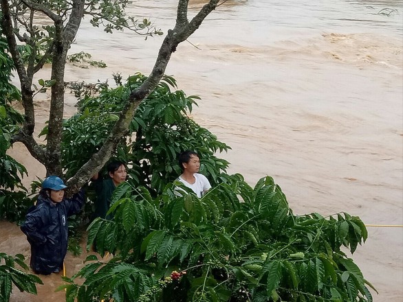 Bình Phước sơ tán khẩn 200 hộ dân vì lo vỡ đập thủy điện Đắk Kar - Ảnh 1. Bình Phước sơ tán khẩn 200 hộ dân vì lo vỡ đập thủy điện Đắk Kar - Ảnh 1.