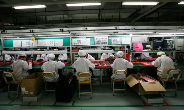 Điều tra Foxconn thuê học sinh Trung Quốc làm đêm sản xuất loa cho Amazon - Ảnh 1. Điều tra Foxconn thuê học sinh Trung Quốc làm đêm sản xuất loa cho Amazon - Ảnh 1.